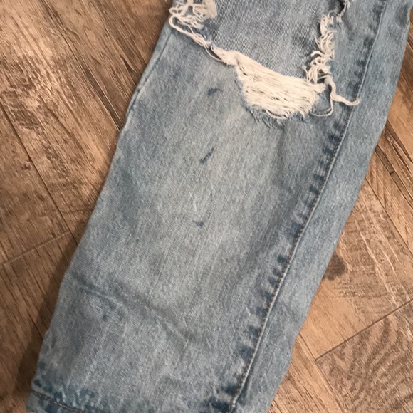 Women’s Garage Mom Fit Distressed Jeans - Picture 3 of 3